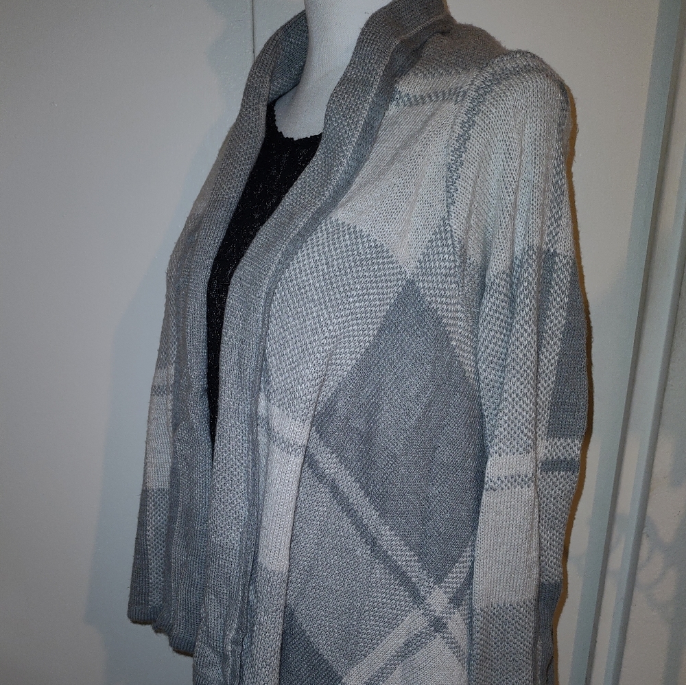 Gray Check Sweater - Picture 3 of 3